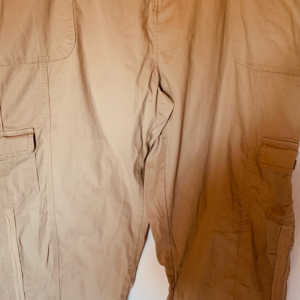 Kiwi Fresh Women’s Capri Pants – Size 16